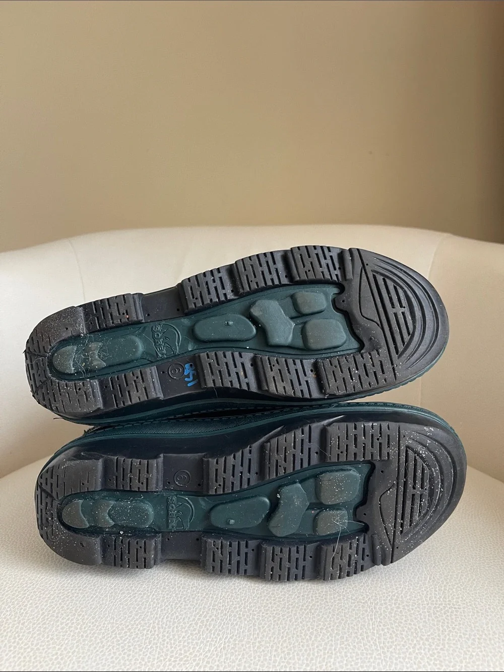 Sorel tall winter